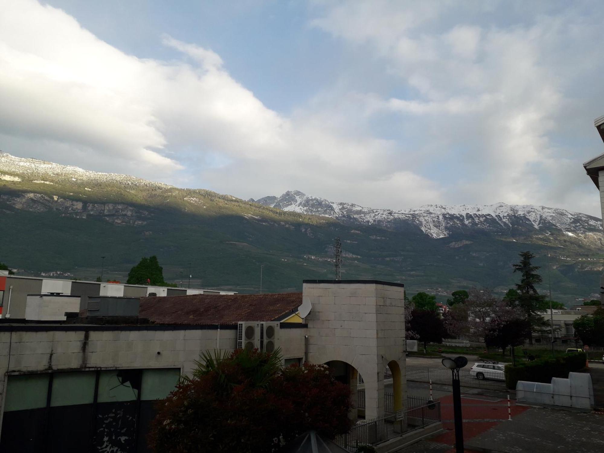 Roveretobnb Rovereto  Luaran gambar