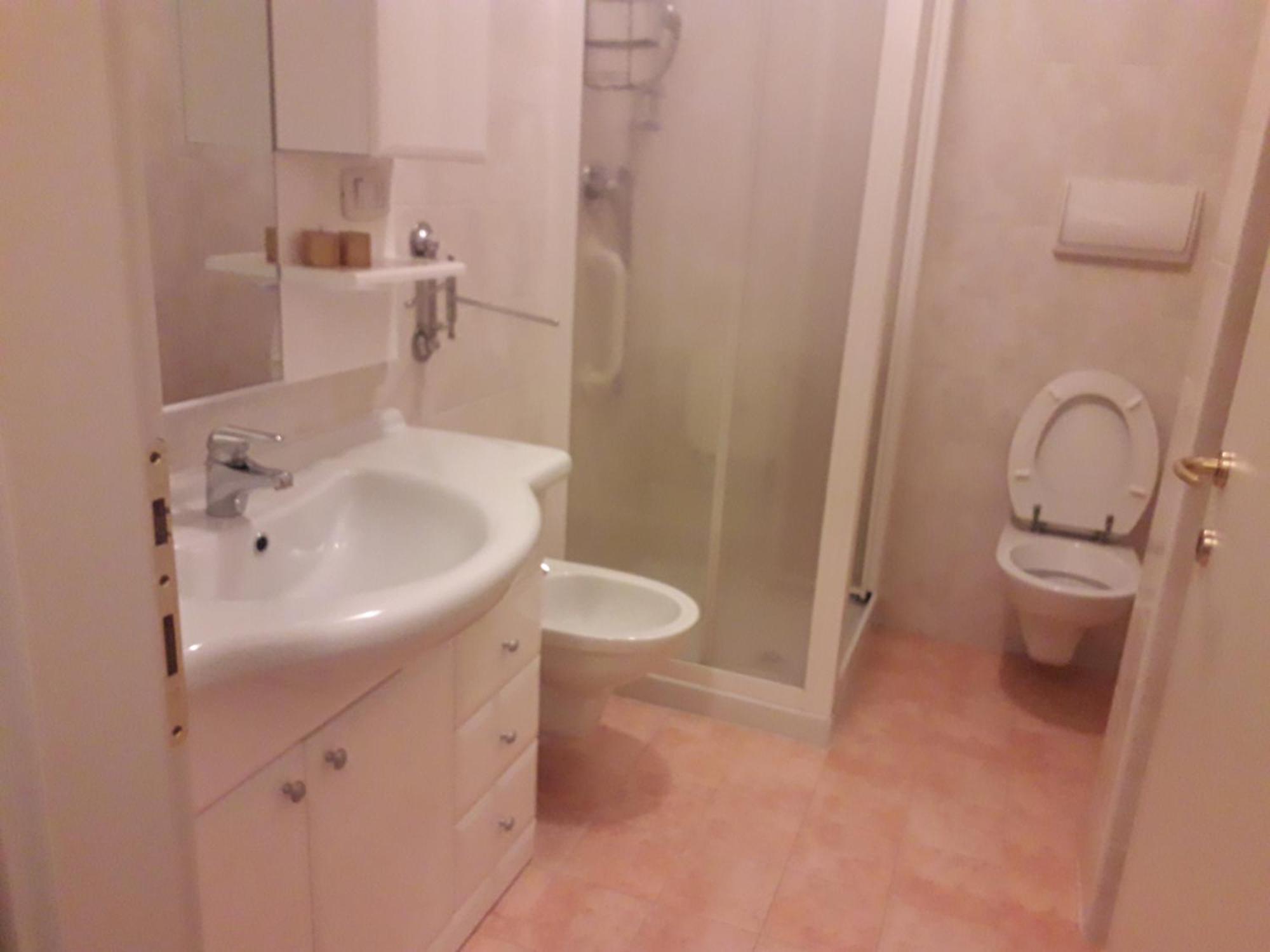 Roveretobnb Rovereto  Luaran gambar